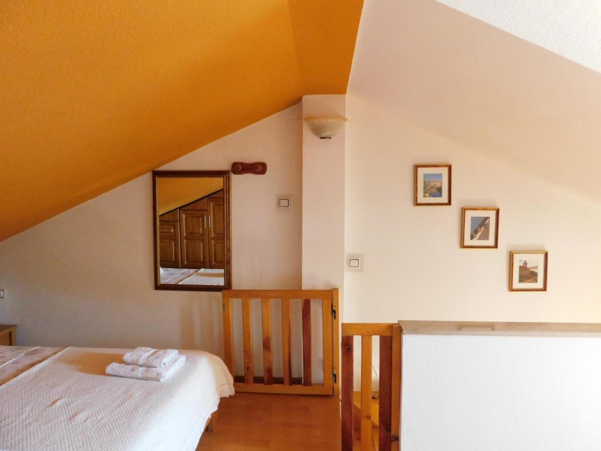 Apartments Villa Serventi Tivat Exterior photo