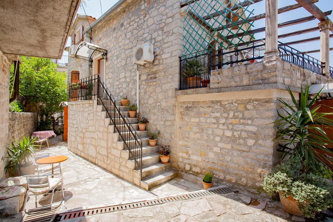 Apartments Villa Serventi Tivat Exterior photo